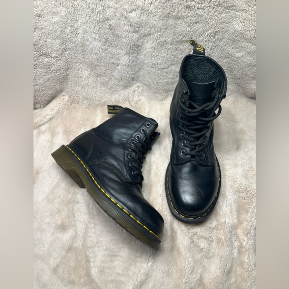 Dr. Martens Shoes - Dr Marten 1460 Womens Boots Size 5